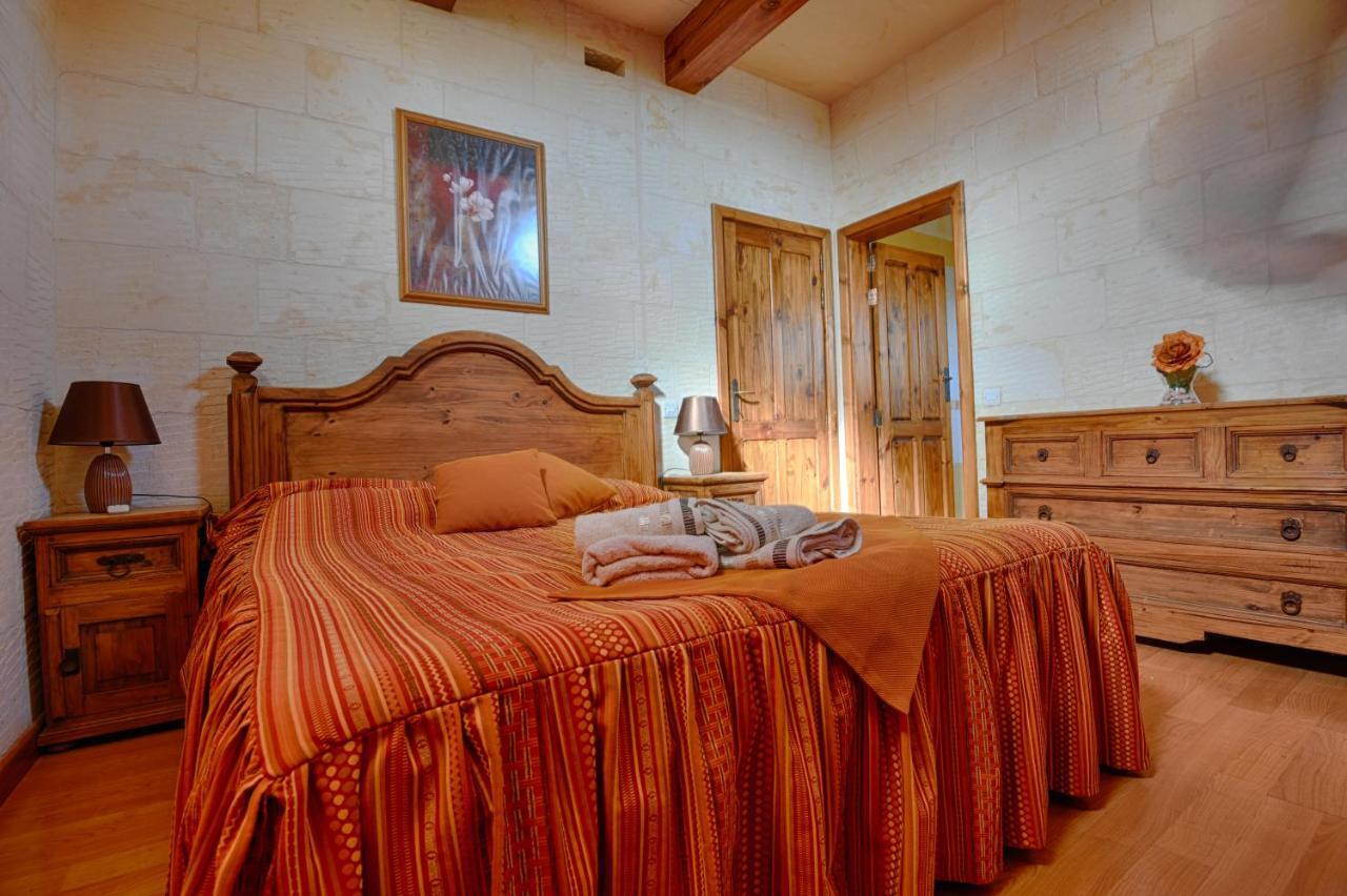 Il-Misrah Farmhouse Santu Pietru Esterno foto